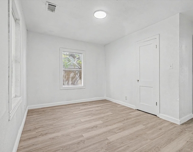 13331 Halifax Street - Photo Thumbnail 14