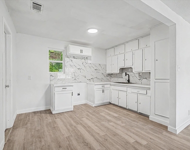 13331 Halifax Street - Photo Thumbnail 8