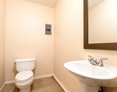 2527 Colonial Ridge Drive - Photo Thumbnail 27