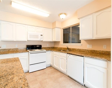 2527 Colonial Ridge Drive - Photo Thumbnail 10