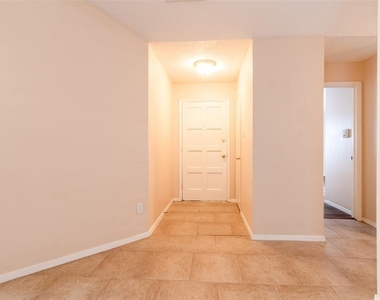 2527 Colonial Ridge Drive - Photo Thumbnail 7