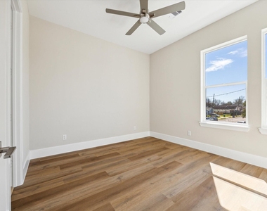 5617 Leonard Street - Photo Thumbnail 14