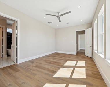 5617 Leonard Street - Photo Thumbnail 6