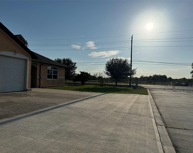 4123 Old Chocolate Bayou Road - Photo Thumbnail 29