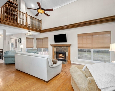 2 Amber Fire Place - Photo Thumbnail 5