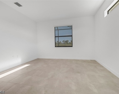 19717 Hinkley Drive - Photo Thumbnail 12