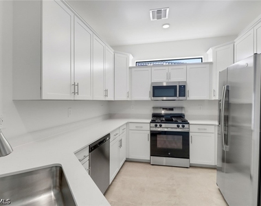19717 Hinkley Drive - Photo Thumbnail 4