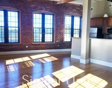 34 Franklin - Photo Thumbnail 12