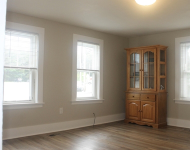 21 Collins - Photo Thumbnail 5