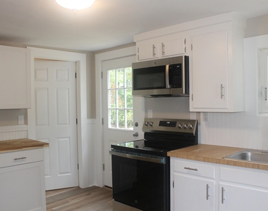 21 Collins - Photo Thumbnail 13