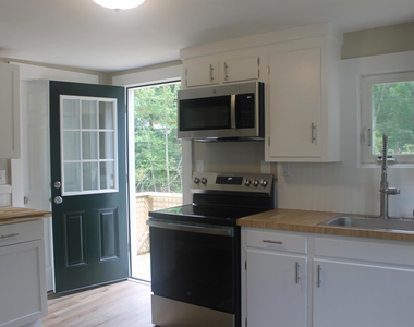 21 Collins - Photo Thumbnail 15