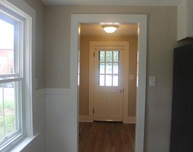 21 Collins - Photo Thumbnail 18