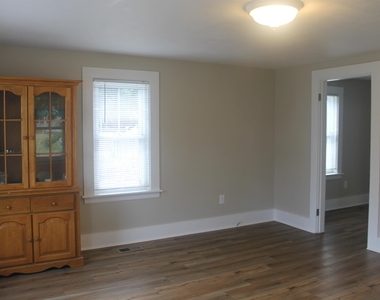 21 Collins - Photo Thumbnail 8