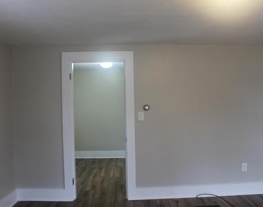 21 Collins - Photo Thumbnail 9