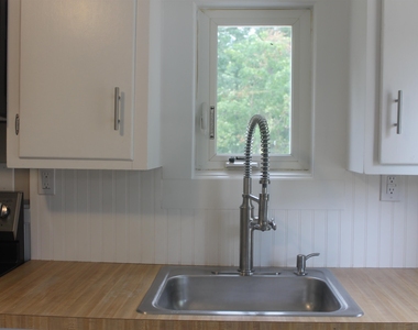 21 Collins - Photo Thumbnail 11