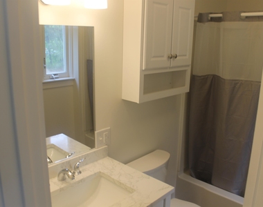 21 Collins - Photo Thumbnail 21