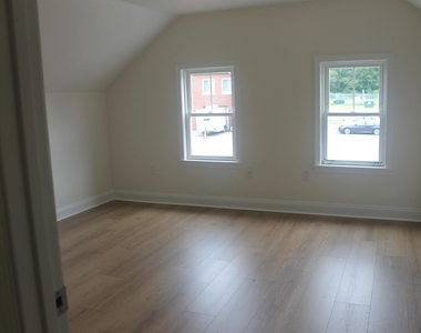 21 Collins - Photo Thumbnail 24