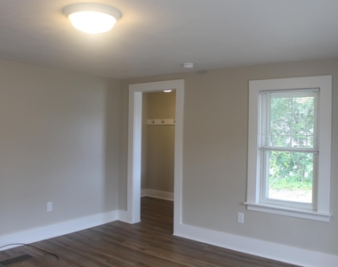 21 Collins - Photo Thumbnail 7