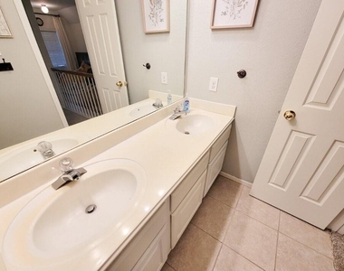 20303 Vaulted Chestnut Lane - Photo Thumbnail 24
