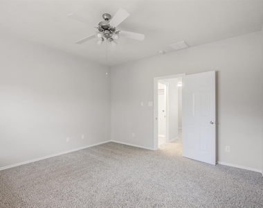 58 S Burberry Park Circle - Photo Thumbnail 15