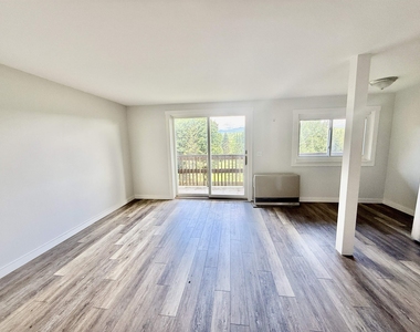 473 Maple - Photo Thumbnail 1