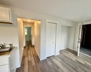473 Maple - Photo Thumbnail 7