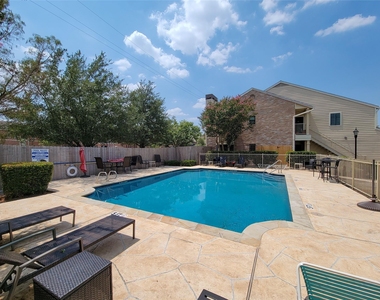755 Bering Drive - Photo Thumbnail 37