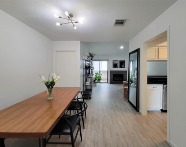 755 Bering Drive - Photo Thumbnail 11