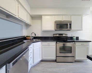755 Bering Drive - Photo Thumbnail 6