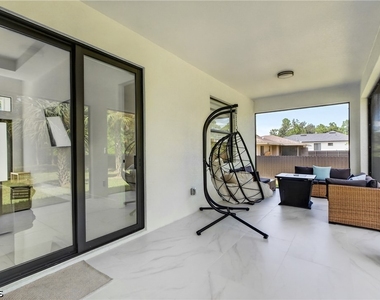414 Highland Avenue - Photo Thumbnail 19