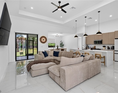 414 Highland Avenue - Photo Thumbnail 2