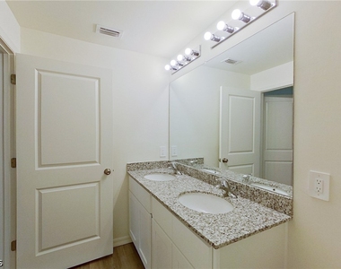 4020 Garden Boulevard - Photo Thumbnail 11
