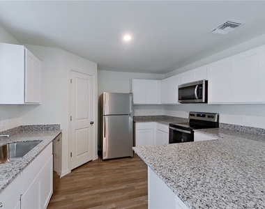 4020 Garden Boulevard - Photo Thumbnail 5