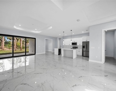 3018 19th Street W - Photo Thumbnail 5
