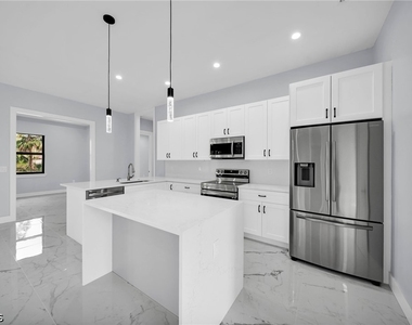 3018 19th Street W - Photo Thumbnail 8