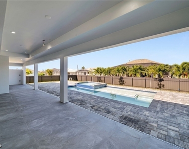 436 Nw 38th Avenue - Photo Thumbnail 36