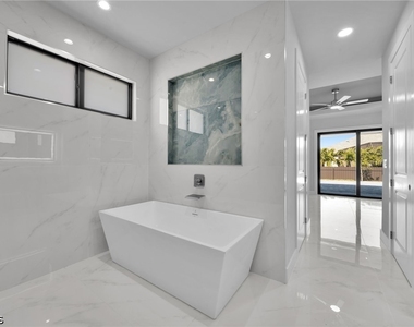 436 Nw 38th Avenue - Photo Thumbnail 23