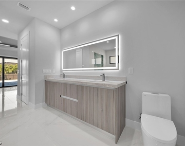 436 Nw 38th Avenue - Photo Thumbnail 24