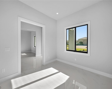 436 Nw 38th Avenue - Photo Thumbnail 16