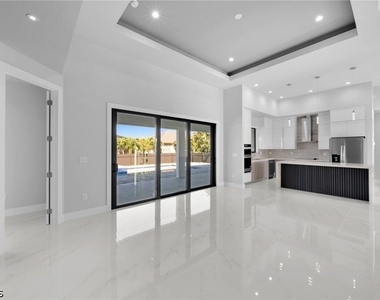 436 Nw 38th Avenue - Photo Thumbnail 9