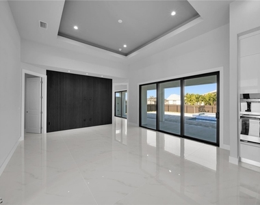 436 Nw 38th Avenue - Photo Thumbnail 6