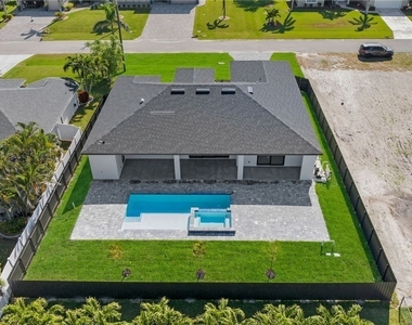 436 Nw 38th Avenue - Photo Thumbnail 1