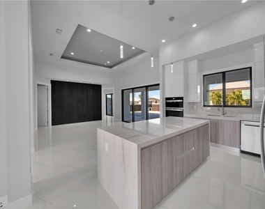 436 Nw 38th Avenue - Photo Thumbnail 14