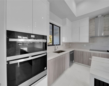 436 Nw 38th Avenue - Photo Thumbnail 11