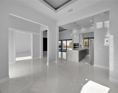 436 Nw 38th Avenue - Photo Thumbnail 8