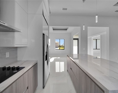 436 Nw 38th Avenue - Photo Thumbnail 13