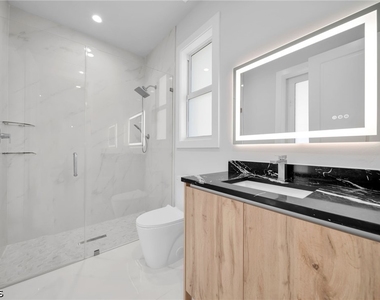 1107 Nw 40th Place - Photo Thumbnail 30