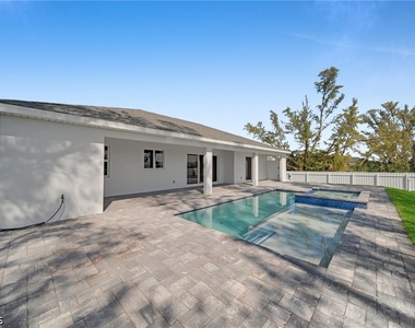 1107 Nw 40th Place - Photo Thumbnail 35