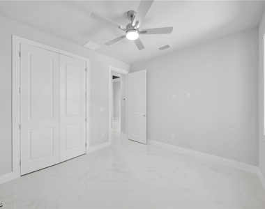1107 Nw 40th Place - Photo Thumbnail 29