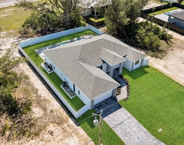 1107 Nw 40th Place - Photo Thumbnail 43